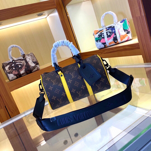 ルイヴィトンバッグ背面デザイン